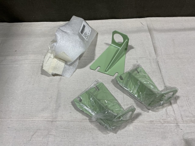 (120) Greene Metal Products 2601143 Cable Hangers