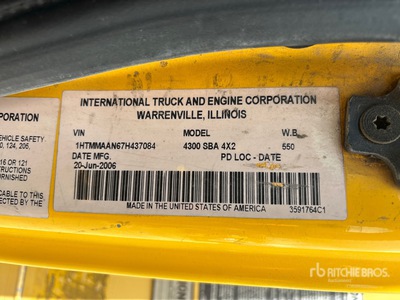 2007 International 4300 4x2 Kastenwägen
