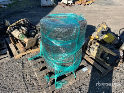 Quantity of (4) 235/76r15 8-Lug Farm Wagon Opony
