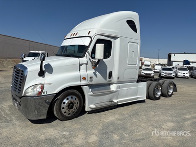2016 Freightliner Cascadia 125 6x4 T/A Slaapcabine Trekker