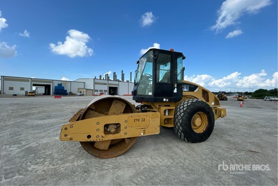 2010 Cat CS-56 Gladde trommelpers