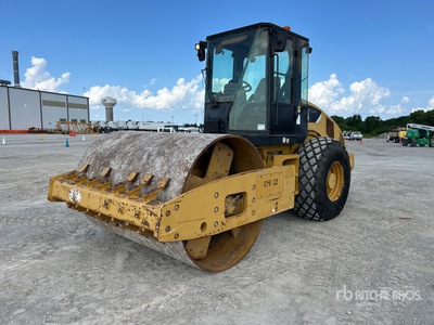 2010 Cat CS-56 Rodillo compactador