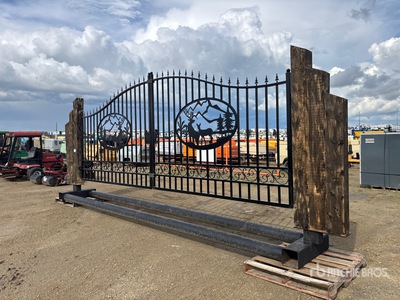 23 ft 7 in x 8 ft 9 in Bi-Parting Driveway Gate