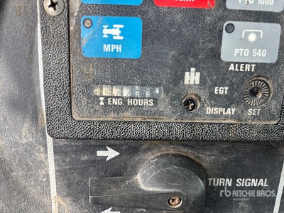 1979 International 986 2WD Tractor