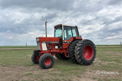 International 1586 2WD Tractor