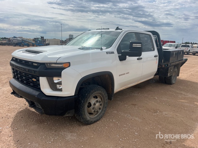 2021 Chevrolet Silverado 3500HD 4x4 Crew Cab Flatbed Truck