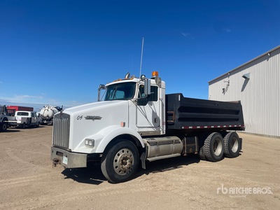 2001 Kenworth T/A Dump Truck