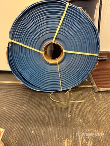 Quantity of /- 300 ft 4 in Layflat ホース