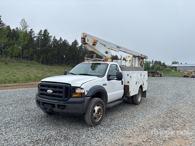 2006 Versalift TEL29N-02 29 ft on 2006 Ford F-450 XL 4x2 Camión con Cesta Elevadora