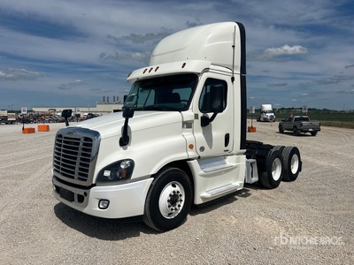 2019 Freightliner Cascadia 125 6x4 T/A Day Cab Truck Tractor
