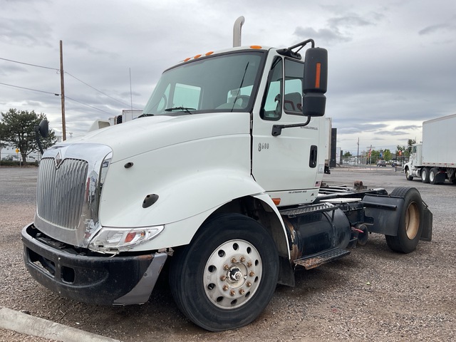 2007 International 8600 SBA 4x2 S/A Day Cab Truck Tractor