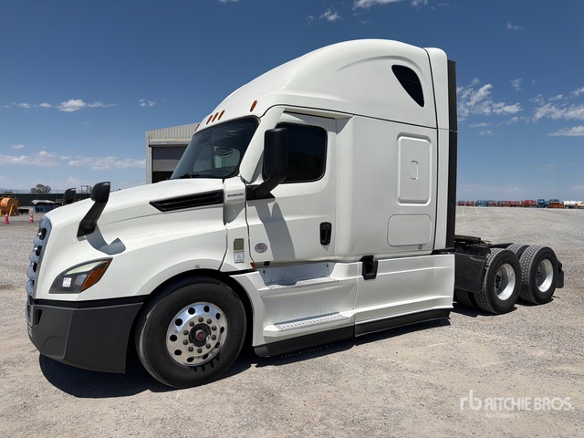 2022 Freightliner Cascadia 126 6x4 T/A Sleeper Truck Tractor