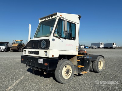 2015 Capacity 4x2 Spotter Truck