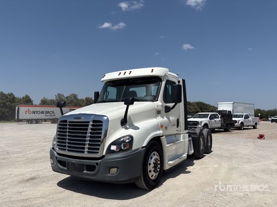 2019 Freightliner Cascadia 125 6x4 Cabeza Tractora Cabina Corta