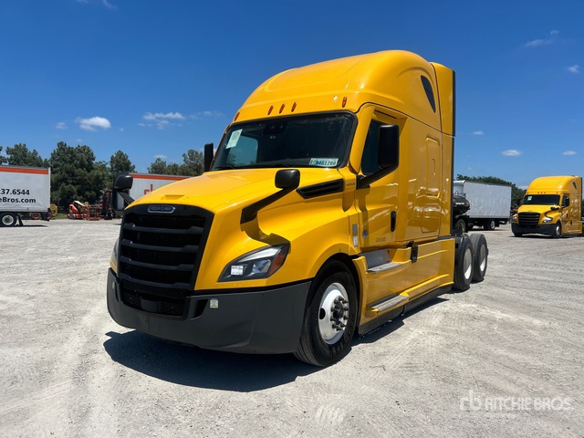 2022 Freightliner Cascadia 126 6x4 T/A Sleeper Truck Tractor
