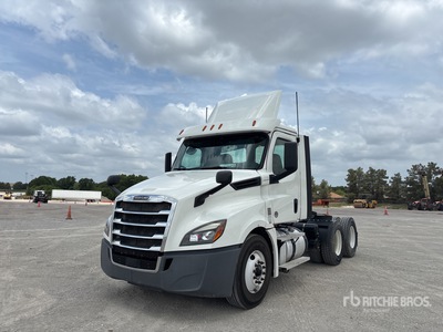 2020 Freightliner Cascadia 126 6x4 T/A Day Cab Truck Tractor