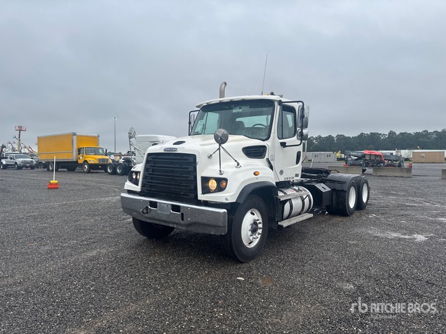 2020 Freightliner 114SD 6x4 T/A Day Cab Truck Tractor