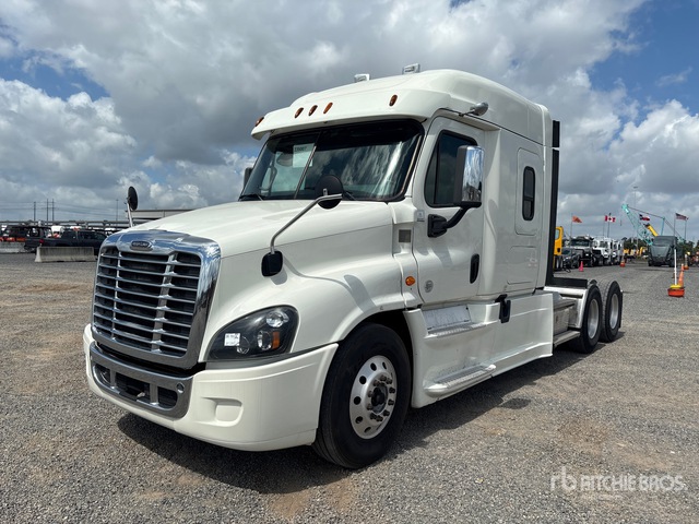 2019 Freightliner Cascadia 125 6x4 T/A Sleeper Truck Tractor
