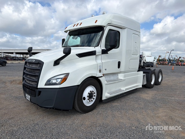 2019 Freightliner Cascadia 126 6x4 T/A Sleeper Truck Tractor