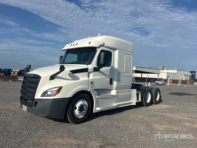 2019 Freightliner Cascadia 126 6x4 T/A Sleeper Truck Tractor