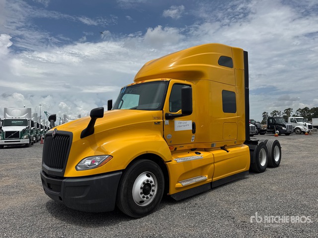 2022 International LT625 6x4 T/A Sleeper Truck Tractor