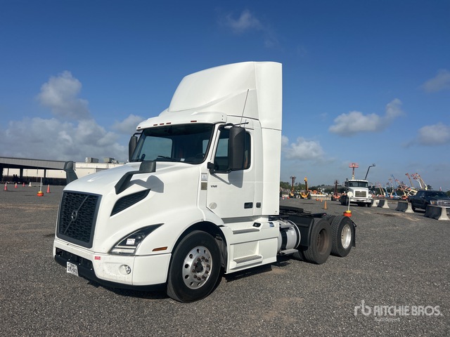 2020 Volvo VNR 6x4 T/A Day Cab Truck Tractor