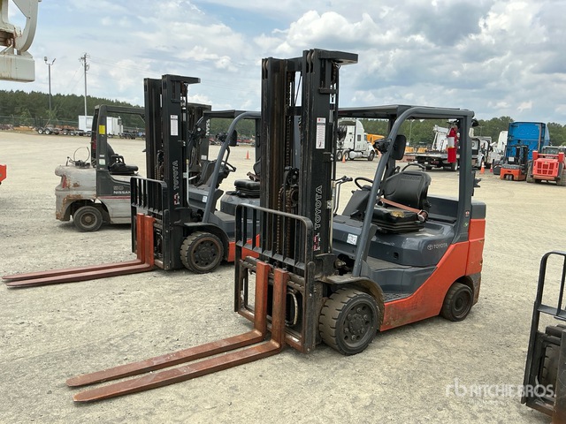 2007 Toyota 50-8FGCU32 5620 lb Cushion Tire Forklift