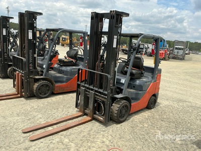 2007 Toyota 8FGCU32 5620 lb Pneumatic Tire Carretilla Elevadora