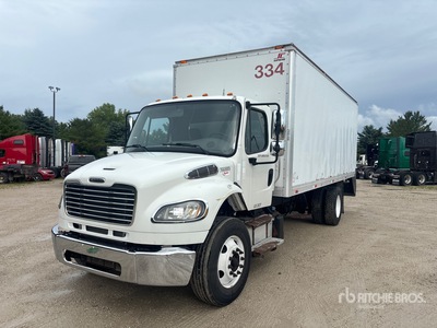 2013 Freightliner M2 106 4x2 Furgoneta caja cerrada