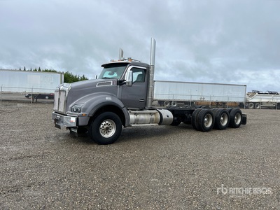 2019 Kenworth T880 8x6 Cab to axle 139 inch cab to end of frame 306 inch Tri/A Day Cab Truck Tractor