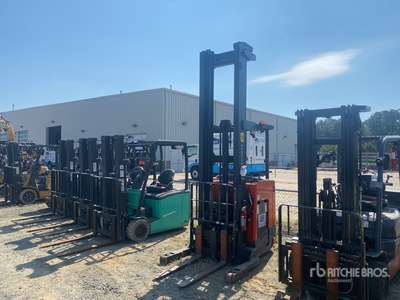 Toyota 9BRU23 4500 lb Electric Schubmaststapler