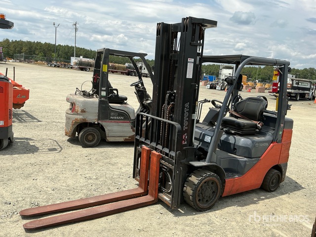 Toyota 50-8FGCU32 5620 lb Cushion Tire Forklift