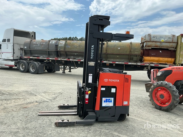 Toyota 9BRU23 4450 lb Electric Reach Truck