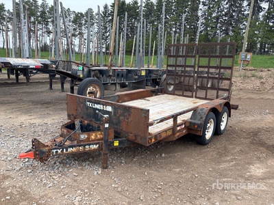 2016 Canada Trailers T/A Remolque Portamaquinaria