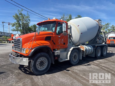 2003 Mack CV713 Granite 8x4 Twin-Steer Mixer Truck