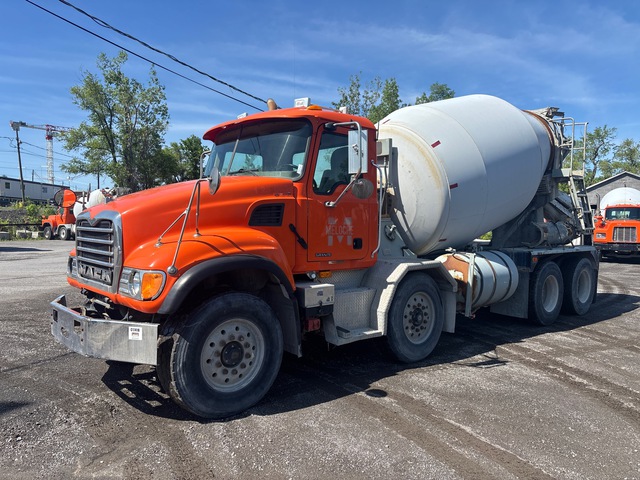 2003 Mack CV713 Granite 8x4 Twin-Steer Mixer Truck