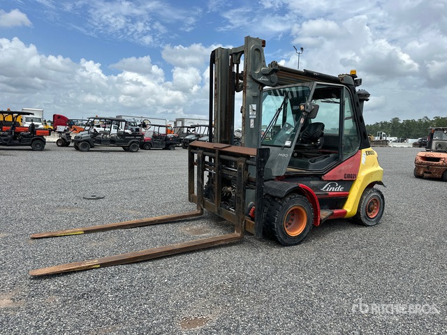 2010 Linde HH80 16000 lb Pneumatic Tire Forklift