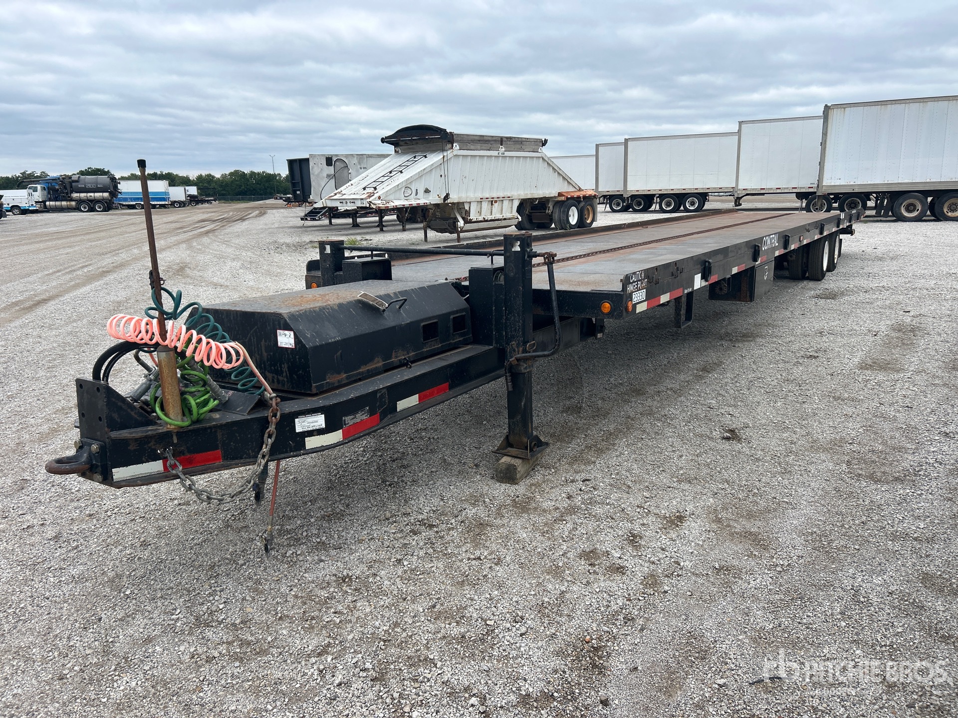 2017 Lucon 45 ft T/A Container trailer Sliding Axle Trailer
