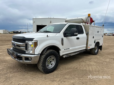 2019 Ford F-350 XLT 4x4 Extended Cab Camión Utilitario