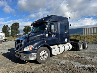 2014 Freightliner Cascadia 6x4 T/A Sleeper Truck Tractor