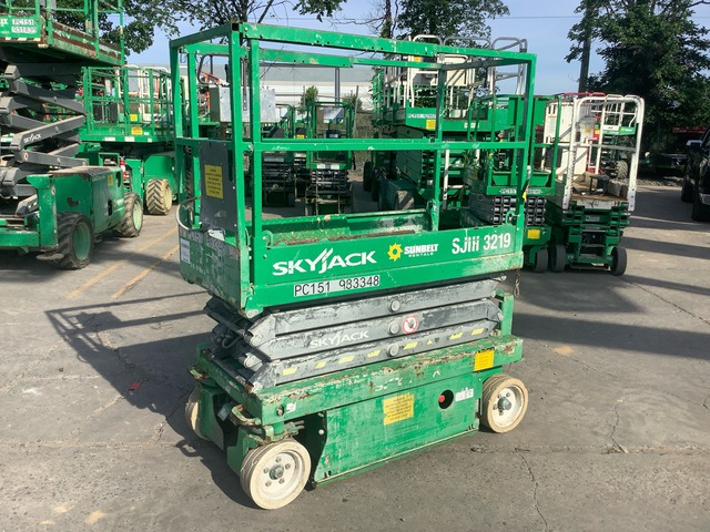 2017 Skyjack SJIII-3219 Electric Scissor Lift 2017 Skyjack SJIII-3219 Electric Scissor Lift