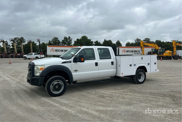 2015 Ford F-450 XL 4x4 Crew Cab Utility Truck
