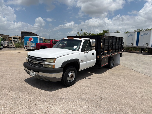 2005 Chrevrolet Silverado 3500 4x2 Flatbed Truck