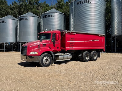 2006 Mack CXN613 6x4 Grain Truck