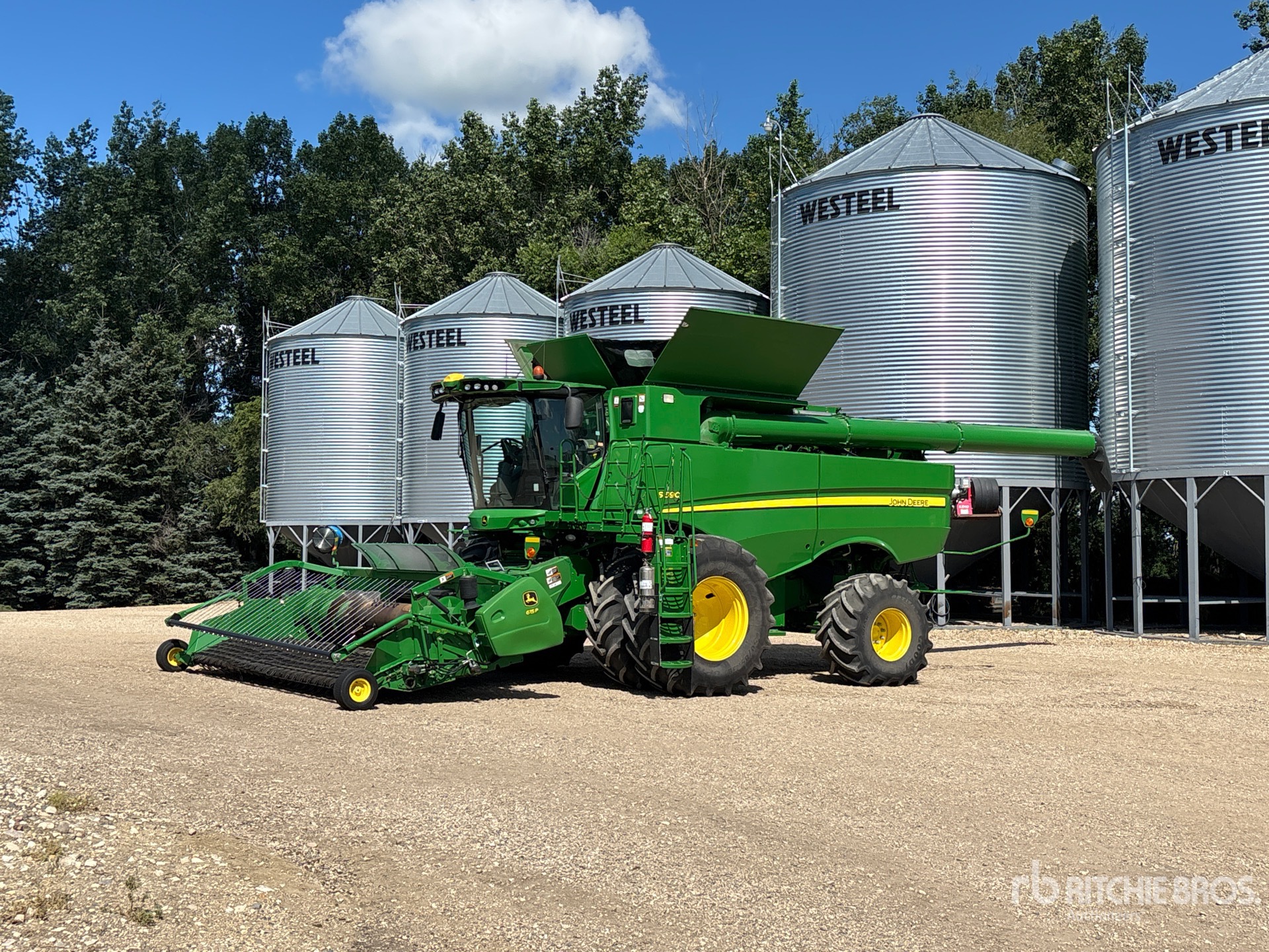 2017 John Deere S690 Combine Harvester