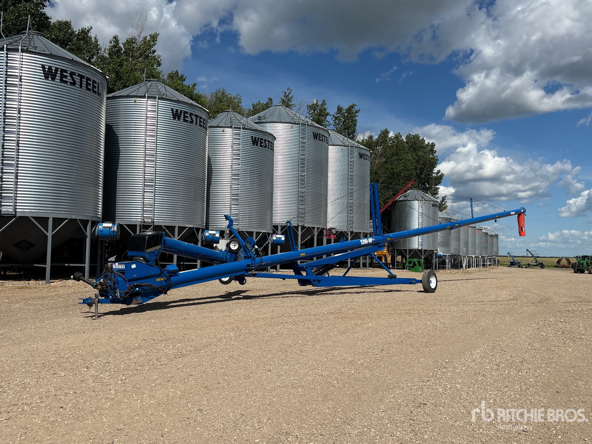 2019 Brandt 1390 HP 13 in x 90 ft Swing Grain Auger