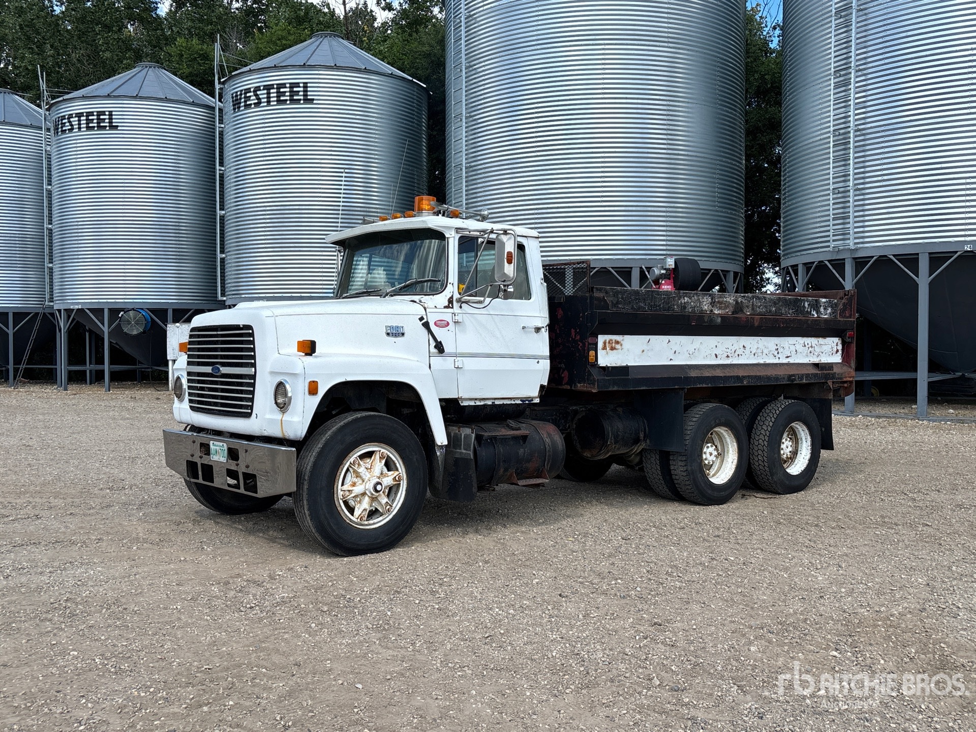 1985 Ford 9000 6x4 T/A Dump Truck