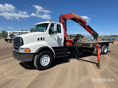1998 Palfinger PK18080C 12790 lb Knuckle Boom on 1998 Ford LT9513 6x4 Camión Grúa