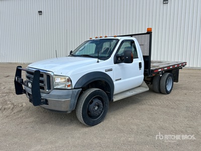 2006 Ford F-550 XLT 4x4 Flatbed Truck