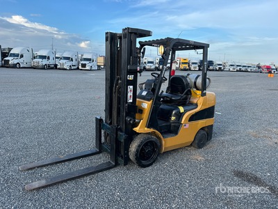 2006 Cat C6000 5750 lb Pneumatic Tire Carretilla Elevadora